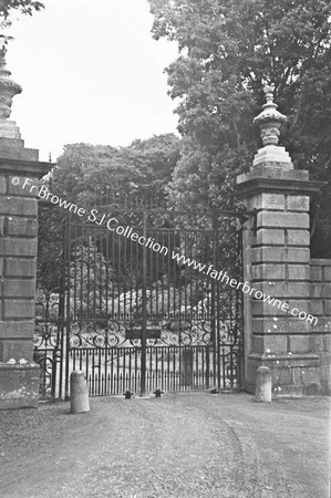 HEADFORD HOUSE  ENTRANCE GATES